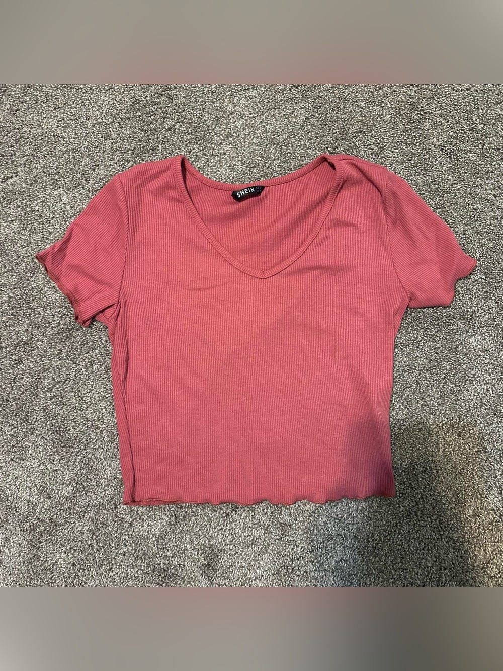 SHEIN Rose Ribbed V-Neck Scallop Hem Crop Top